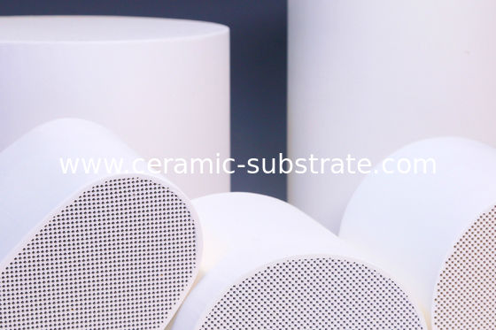 購入 車のディーゼル微粒子フィルター、蜜蜂の巣の陶磁器の基質、陶磁器サポート online manufacture